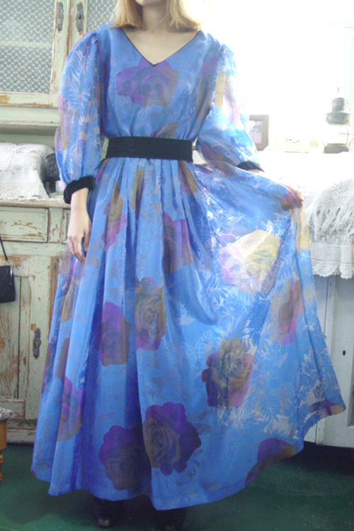신비한  보라블루 벨벳 포인트 오간자  드레스 (Europe)