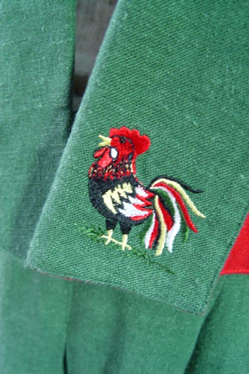Linen vintage  embroidery chicken  jakat   (Europe)